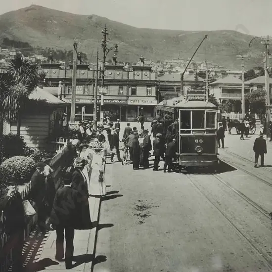 WELLINGTON Photo c. 1911 (Photographer unknown) - Intersection of Courtenay Place & Kent Terrace 1911