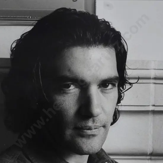 MILDENHALL, Richard - Antonio Banderas