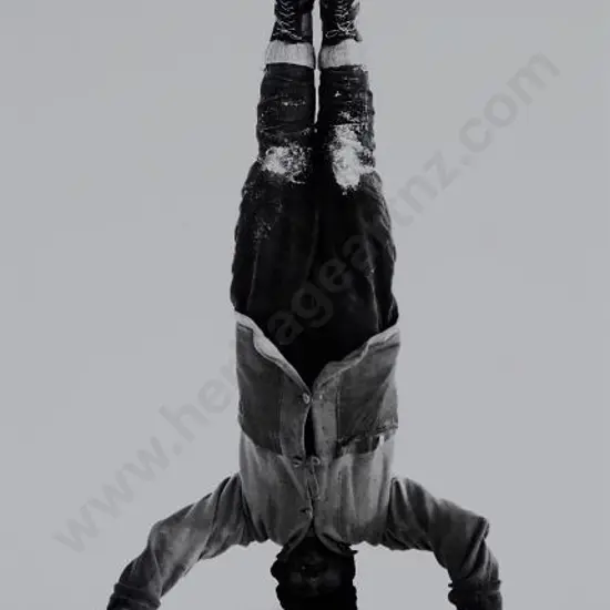 PONTING, Herbert (1870-1935) - Herbert Ponting, Scott's Photographer, Standing on his Head on Ice