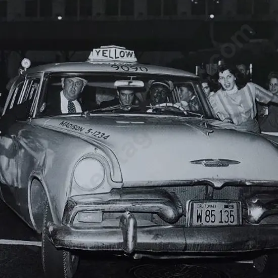 UNKNOWN - Elvis the Pelvis (Presley) in Taxi, New York