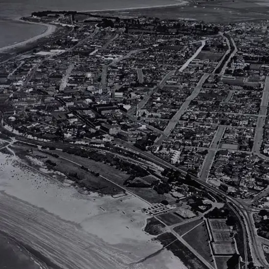 BROWNE, Victor Carlyle (1900-1980) - Caroline Bay, Timaru, c. 1950