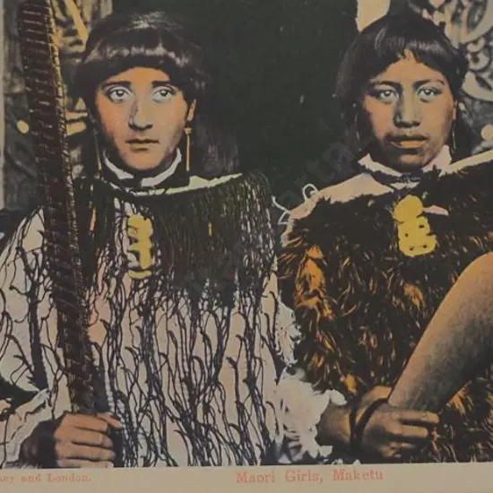 UNKNOWN photographer - Two Maori Girls