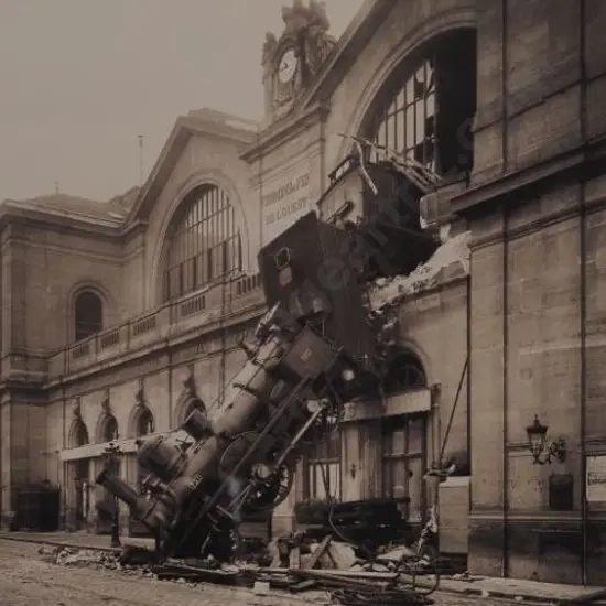 UNKNOWN - Train wreck Paris
