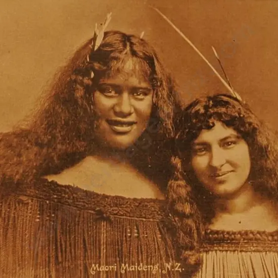 UNKNOWN Photographer - Maori Maidens, N.Z.