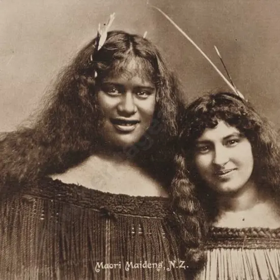 DENTON, Frank (1869-1963) - Maori Maidens, Rotorua. C.1910