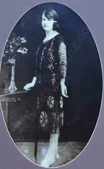 PHOTOGRAPHER, Unknown - Art Deco Lady Image 1++