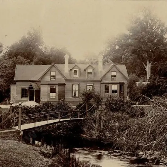 UNKNOWN - Colonial House