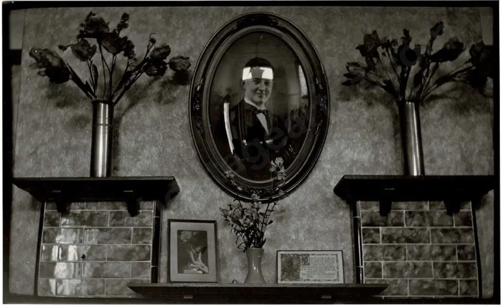 UNKNOWN - Mantlepiece with Flowers, Pictures & Photo, c.1920s Image 1++