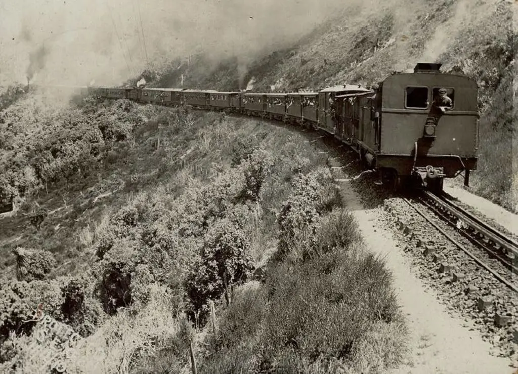 UNKNOWN - Rimutaka Incline - Excursion Train - drawn by five Fell Engines, - c.1950s Image 1++