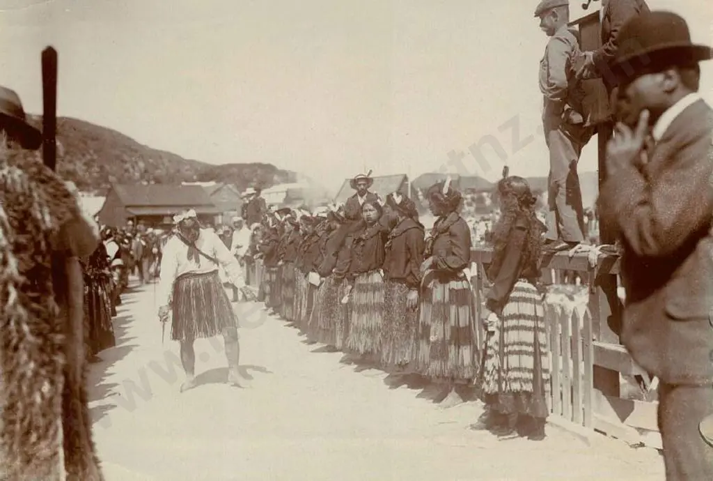 UNKNOWN - Poi Girls Whakarewarewa - Late 19th Century Image 1++
