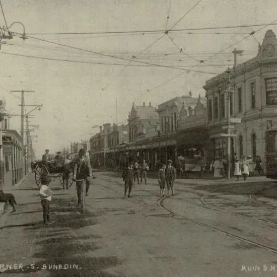 MUIR & MOODIE - Dunedin (1898-1916) - Ogg's Corner South Dunedin, 1910