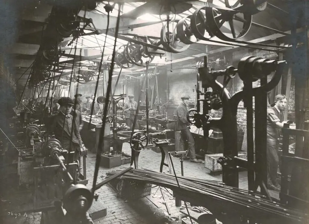 UNKNOWN - James Gibbons Munitions Factory UK - First World War (4 photos) Image 1++