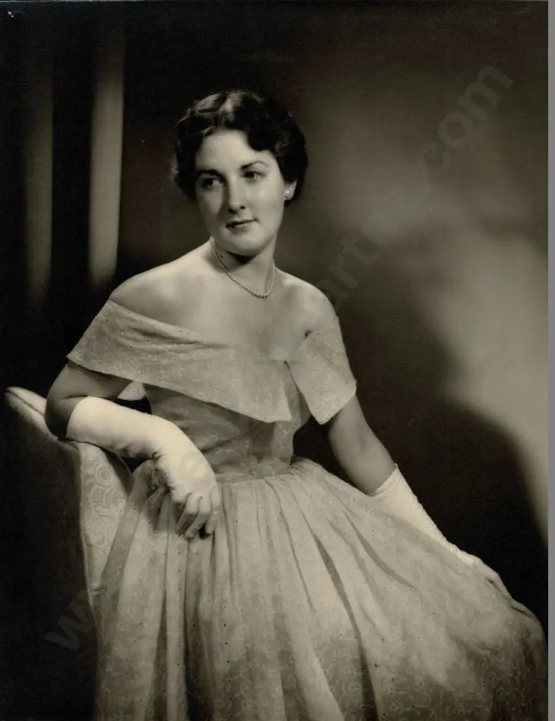 ROYLE, Greig (1913-2005) - Studio Portrait, 1953 Image 1++