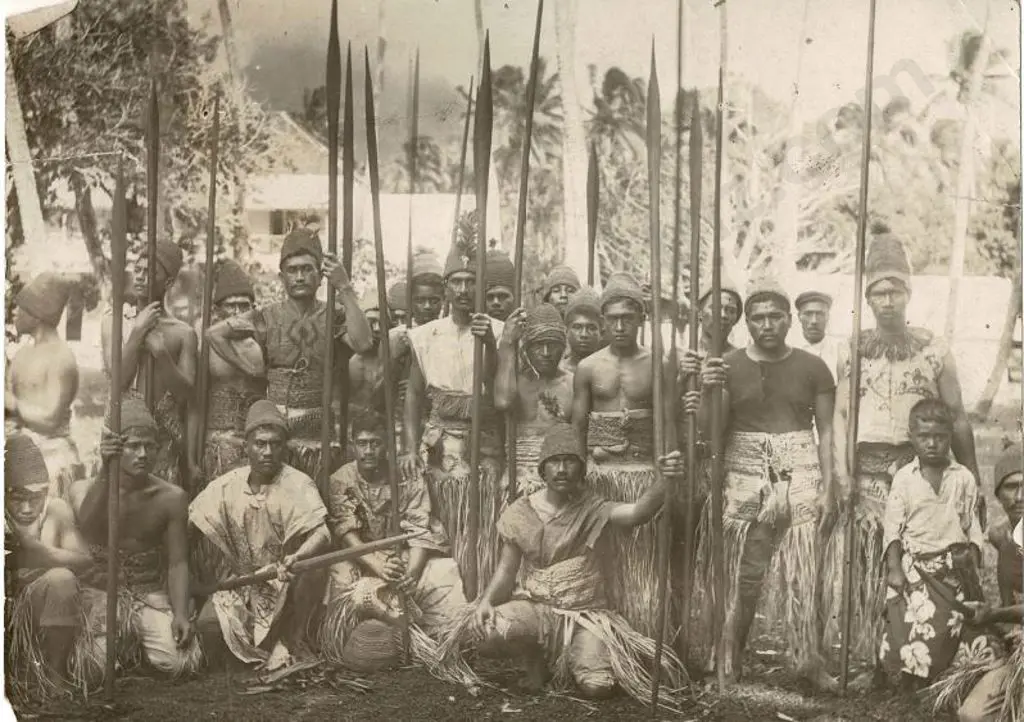 UNKNOWN - Rarotonga - Group of Young Males with Weapons, Aug 1907 Image 1++