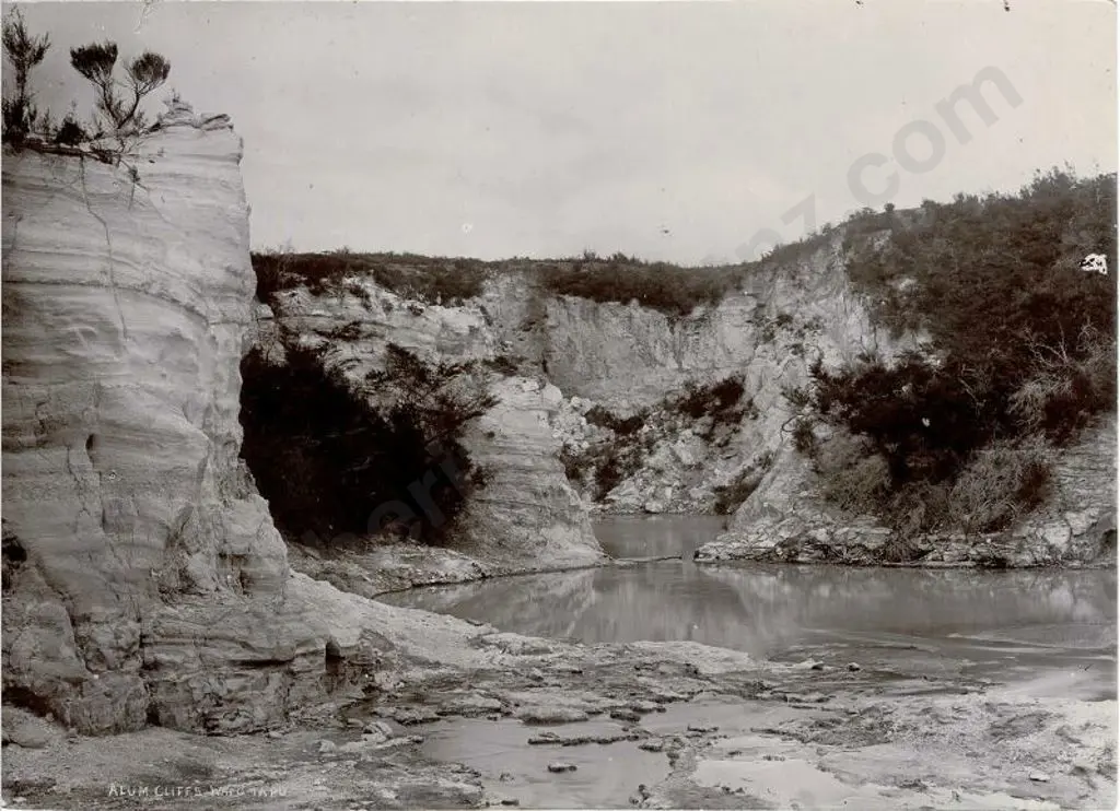MARTIN, Josiah (1843-1916) - Alum Cliffs, Waiotapu, c.1880 Image 1++