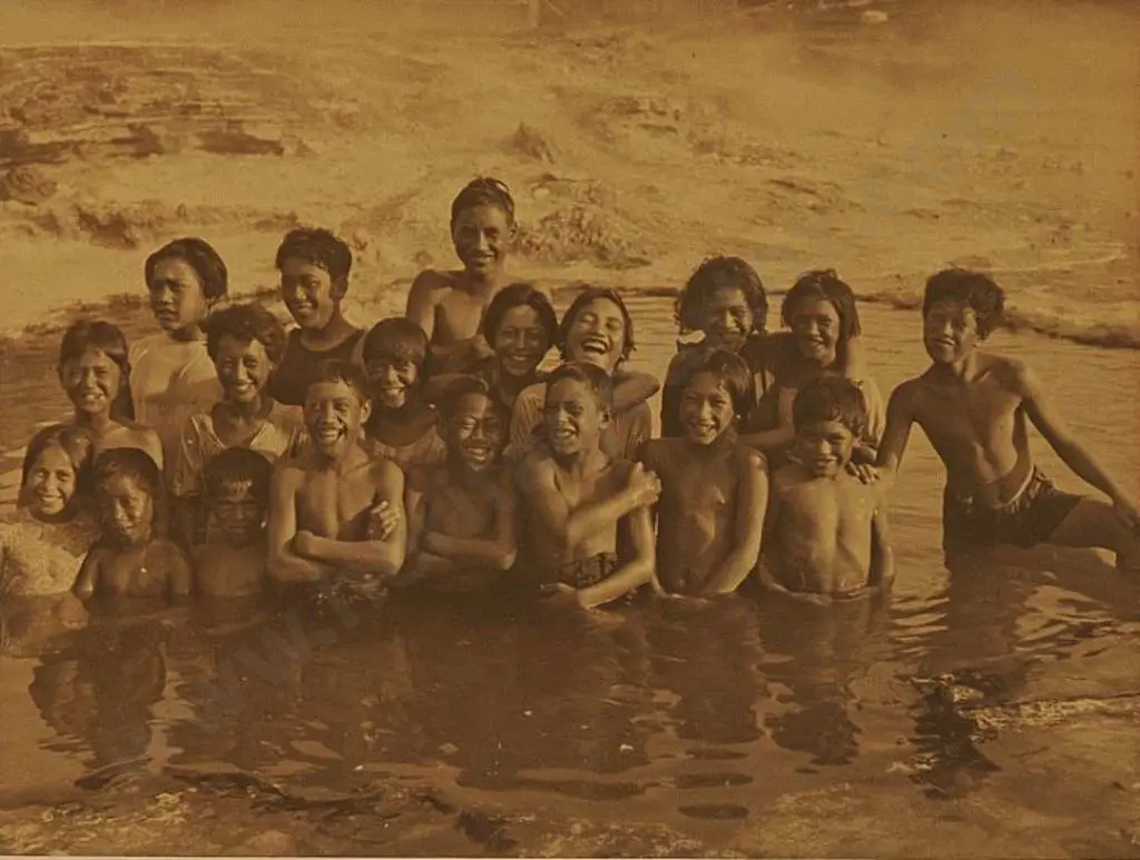 CLARK, Charles Troughton (1890-1979) - Maori Children in Hot Pool, Rotorua c. 1930s Image 1++