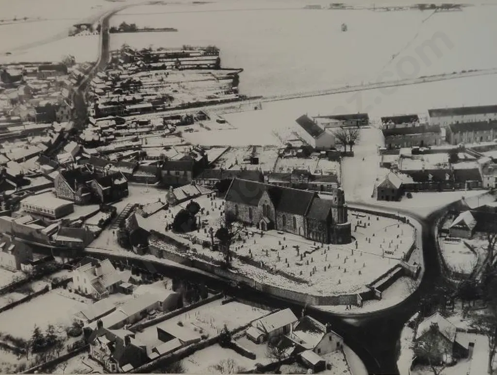 UNKNOWN photographer - English Church surrounded by Snow 1940s Image 1++