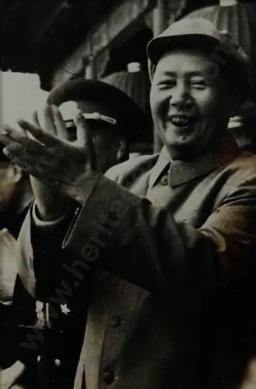 UNKNOWN Photographer - Mao Tse Tung Applauding in Tiananmen Square, National Day, 13 October 1955 Image 1++