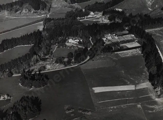 BROWNE, Victor Carlyle (1900-1980) - Aerial View of Otahuna, 11 miles from Christchurch c. 1950 Image 1++