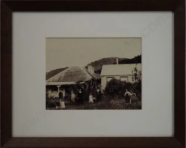 UNKNOWN - Colonial Family & Home Image 1++