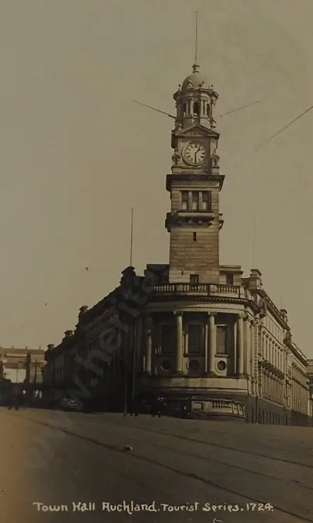 GOVT Tourist Bureau c. 1905 - Town Hall Auckland, c. 1905 Image 1++